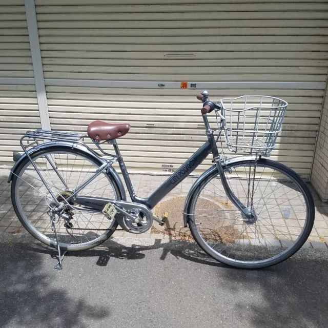 本日も通常通りに営業中です！

【 SOUTHERN PORT  27インチ シティサイクル CITY POLYGON 】

コーナンオリジナル自転車　2023年製　傷やサビあります
V型フレーム　クラス27リヤキャリア対応
外装6段変速ギア　LEDオートライト
適応身長目安 155cm以上

当店販売価格 : ¥14,900- (税込) 
ユーズドショップ クラウド 横浜都筑店(販売終了後も更新は致しませんのでご了承下さい)

◼️雑貨、家具、家電買取り致します◼️
横浜市、川崎市、東京都内一部地域、その他近郊地域出張無料にてお伺い致します。

#リサイクル#リサイクルショップ#リサイクルショップ横浜#リサイクルショップクラウド#都筑区#横浜市都筑区#買取り#出張買取り#中古販売#リサイクルショップクラウド横浜都筑店#中古雑貨#新品雑貨#コーナン#タウンサイクル#中古自転車#ママチャリ#サイクル#サイクリング#軽快車#通勤#通学